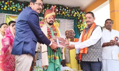 ठेलकाडीह महाविद्यालय में गरिमामय माहौल में सम्पन्न हुआ वार्षिक उत्सव व पुरस्कार वितरण समारोह