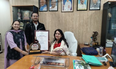 इन्दिरा कला संगीत विश्वविद्यालय के छात्र सचिन कुम्हरे को मुख्यमंत्री ने किया ‘युवा रत्न सम्मान’ से सम्मानित