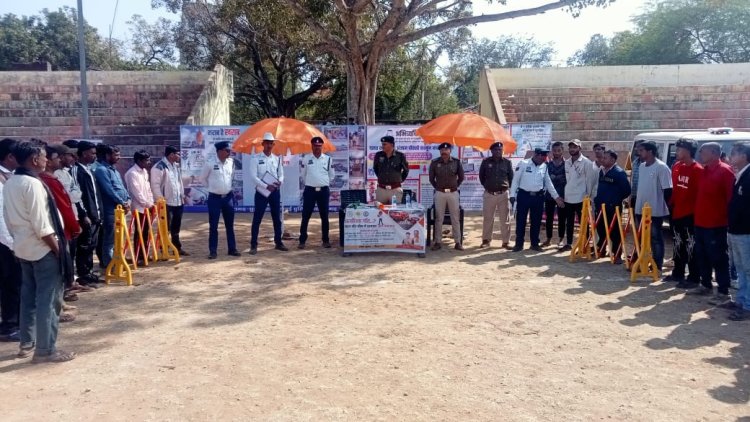 खैरागढ़ में पुलिस की बड़ी पहल: यूनिक कोड से लैस हुए 132 ऑटो और ई-रिक्शा, अब सफर होगा सुरक्षित