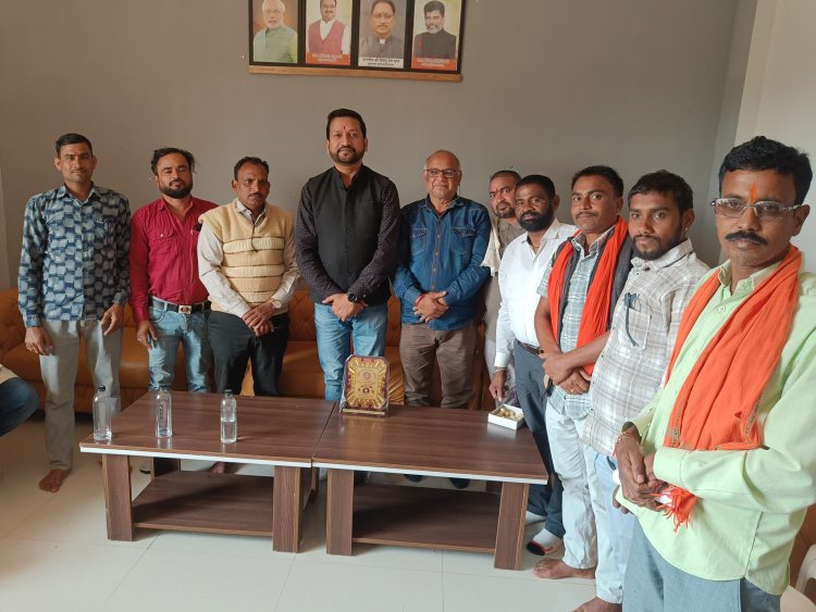 दुबेलिया तेली साहू समाज ने विक्रांत सिंह का किया सम्मान