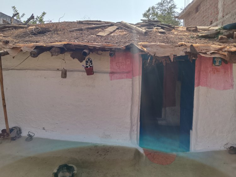 गलती सिस्टम की, खामियाज़ा गरीब का: तिहारू के नाम स्वीकृत आवास की किश्त दूसरे के खाते में