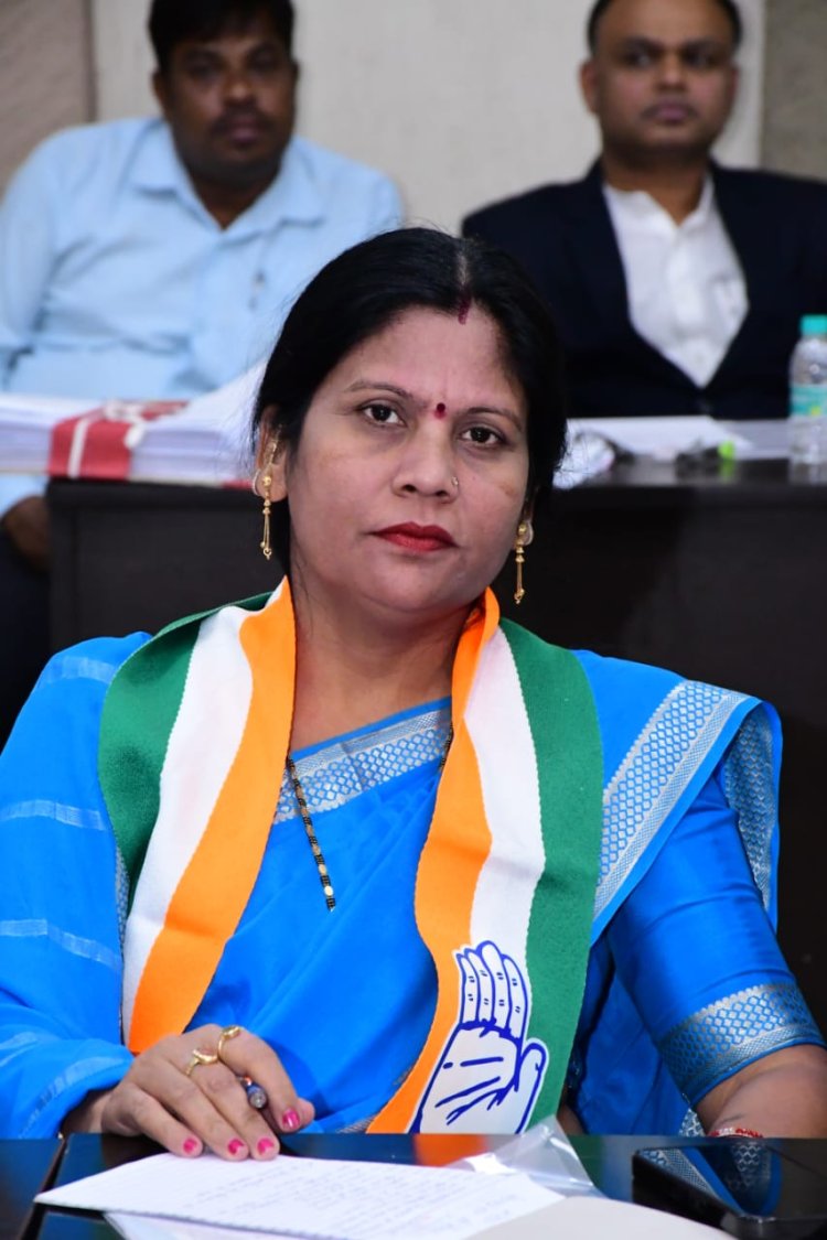 खैरागढ़ विधायक ने विधानसभा में उठाए क्षेत्र के मुद्दे, मंत्रियों ने दिए जवाब