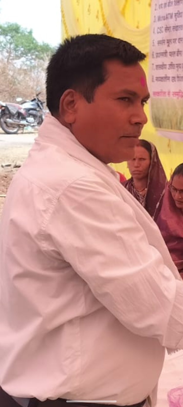 धान खरीदी केंद्र में अवैध वसूली का आरोप, किसान ने वीडियो बनाकर कलेक्टर से की शिकायत