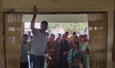 नगरवासी पहुंचे पालिका का घेराव करने, तब जागा प्रशासन! 12 दिन से प्यासे अटल आवास के रहवासी, हंगामे के बाद तत्काल जलापूर्ति का आश्वासन