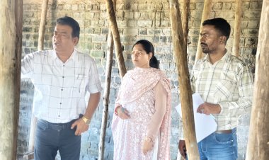 निर्माणाधीन CMHO कार्यालय और जिला अस्पताल का निरीक्षण, गुणवत्ता व समय-सीमा पर डॉ. शुक्ला ने दिया जोर