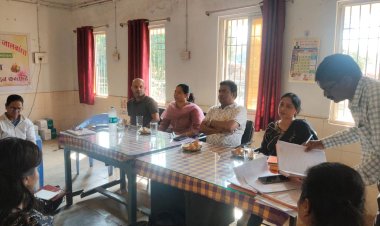 जालबांधा पीएचसी में स्वास्थ्य कार्यक्रमों की समीक्षा, गर्भवती महिलाओं के पंजीयन से टीबी-कुष्ठ रोग पहचान तक दिए निर्देश