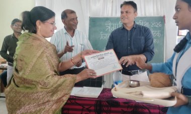 छात्रा त्रिवेणी वर्मा के मुख्य आतिथ्य में हुई परीक्षा परिणाम समीक्षा बैठक, कलेक्टर बोले- शिक्षक शत-प्रतिशत प्रयास करें