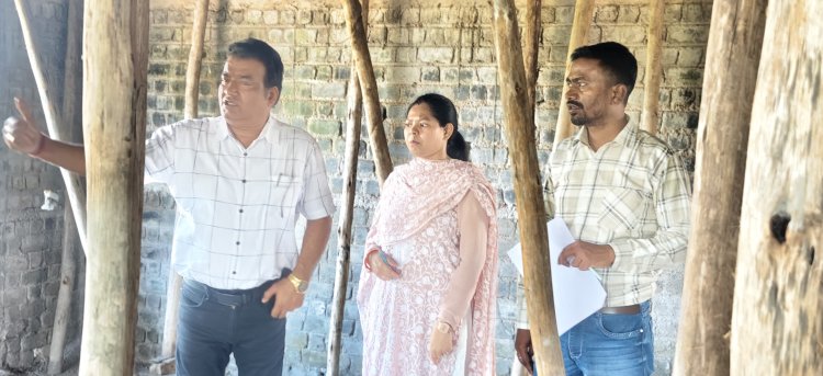 निर्माणाधीन CMHO कार्यालय और जिला अस्पताल का निरीक्षण, गुणवत्ता व समय-सीमा पर डॉ. शुक्ला ने दिया जोर