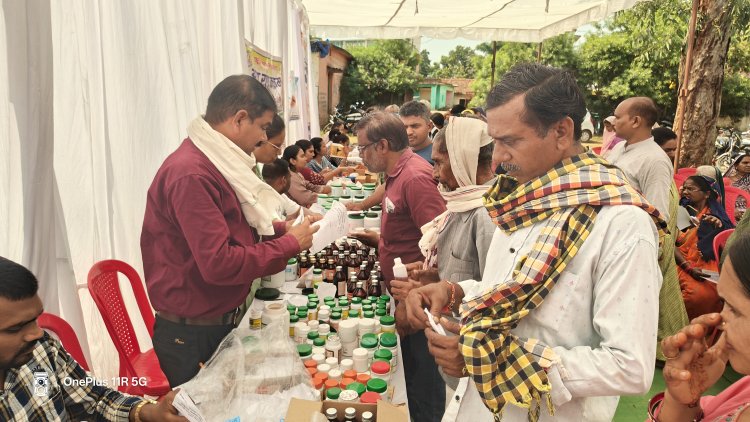 आयुष मेले में बुजुर्गों को मिली सहारे की छड़ी और श्रवण यंत्र, दैनिक जीवन होगा आसान