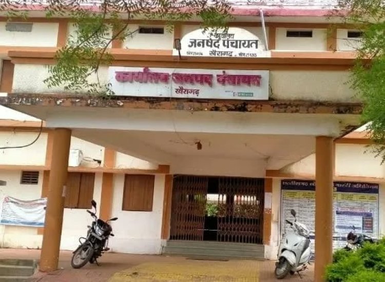 विकास कार्यों के लिए पैसा नहीं, शिविरों के टेंट-पंडाल पर लाखों खर्च!